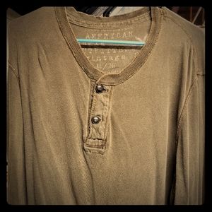 American Eagle mens half button long sleeve